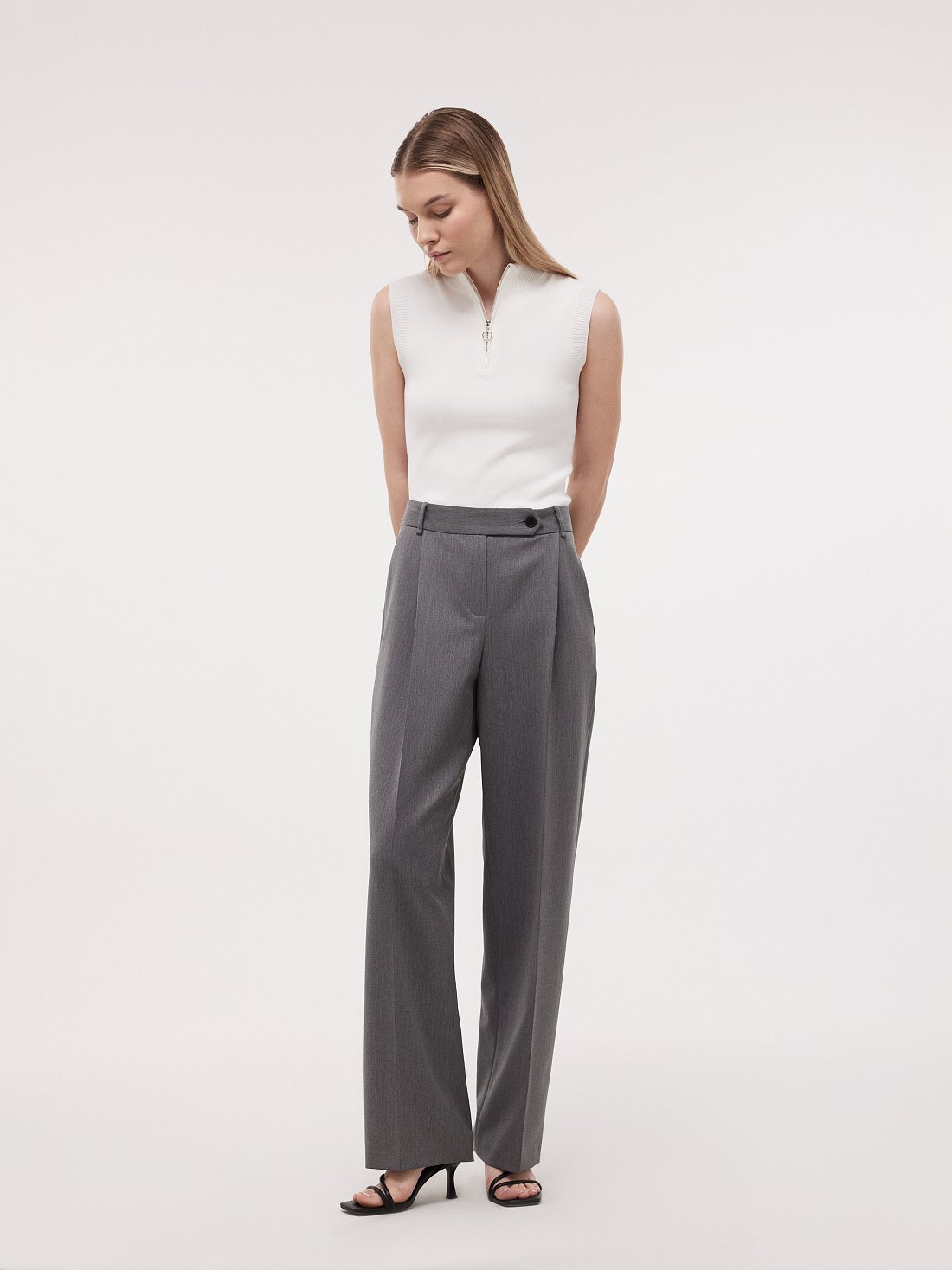 Прямые брюки с защипами: фото №1