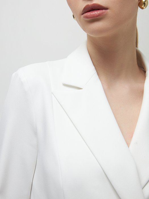 Платье на запах из костюмной ткани: фото №4