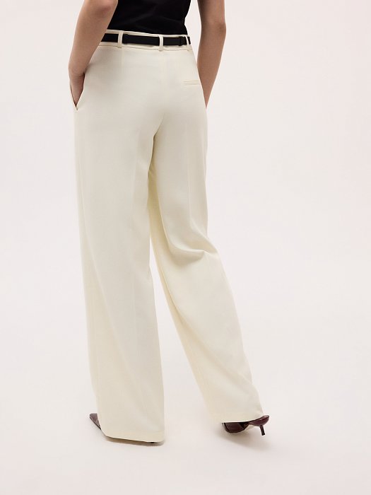 Широкие брюки с высокой посадкой: фото №4