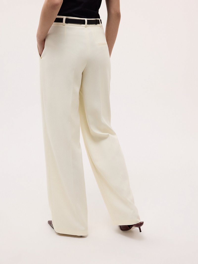 Широкие брюки с высокой посадкой