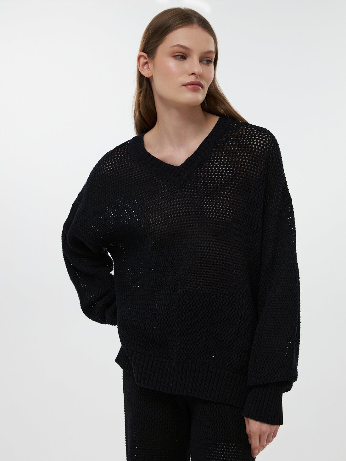 Вязаный пуловер с пайетками: фото №1