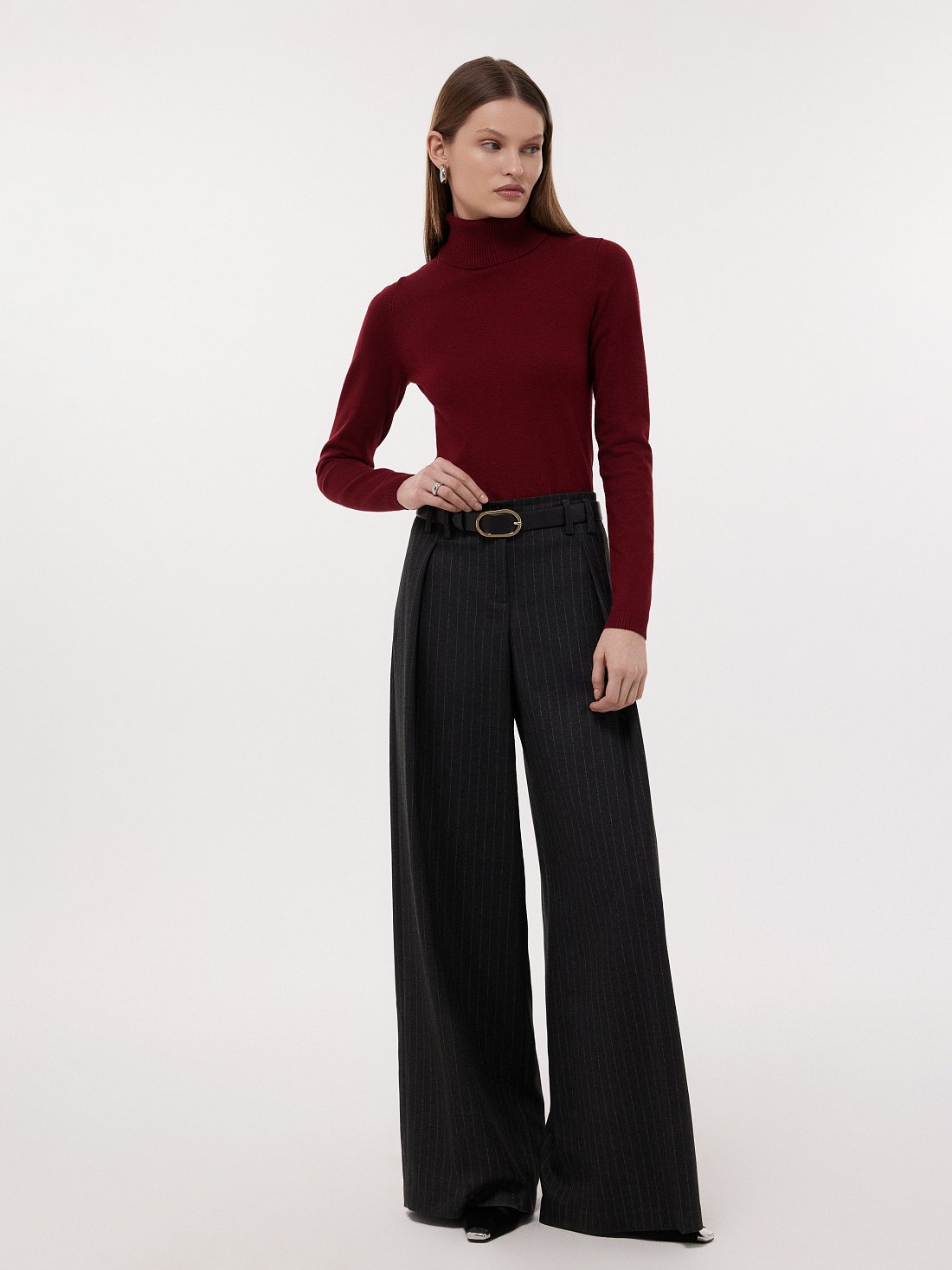 Брюки в полоску из переработанного материала: фото №1