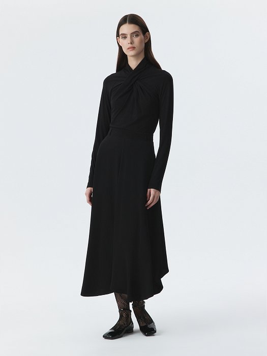 Расклешенная асимметричная юбка: фото №6