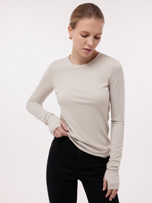 Облегающий лонгслив с вырезом для пальца: фото №2