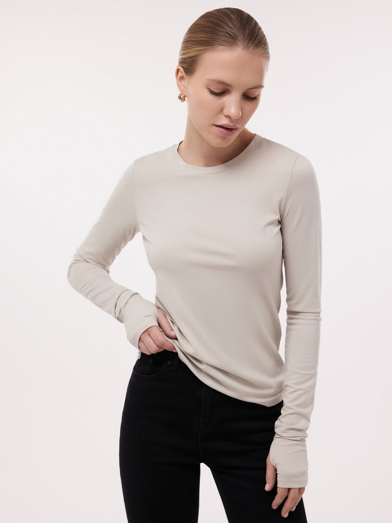 Облегающий лонгслив с вырезом для пальца