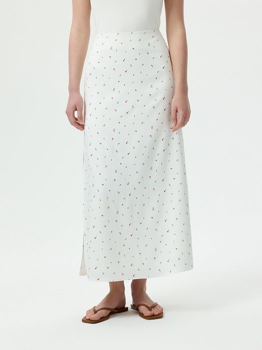 Атласная юбка с разрезами: фото №3