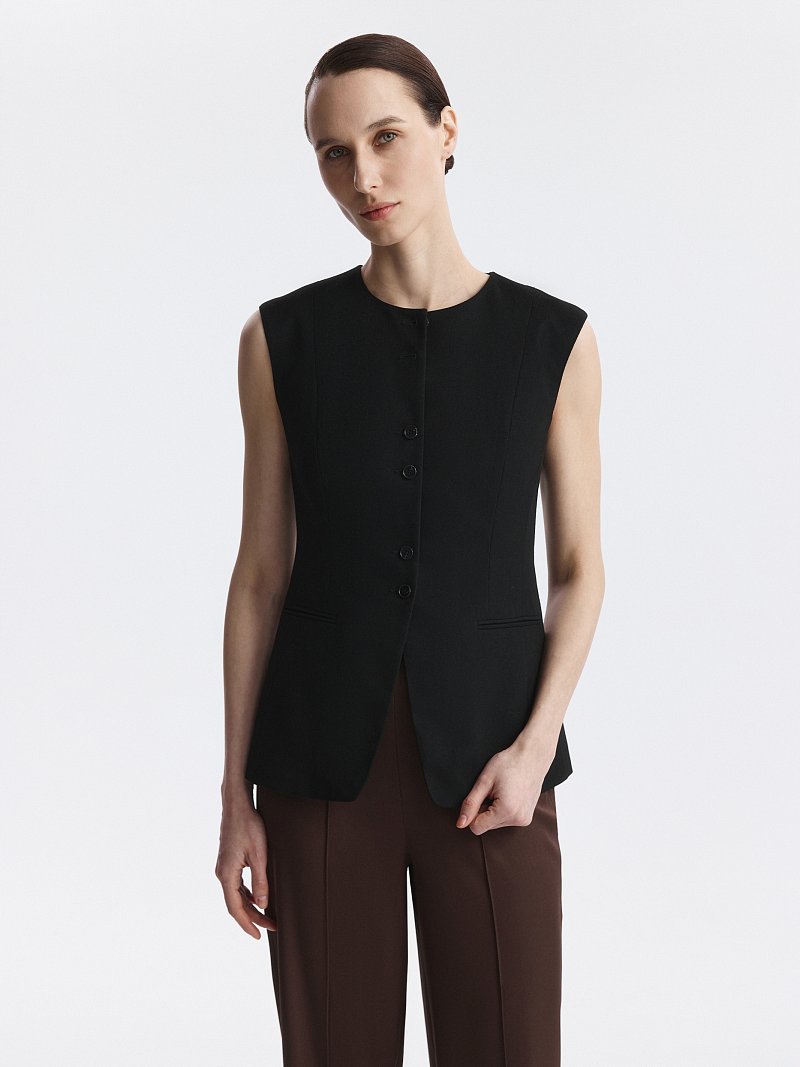 Приталенный костюмный жилет