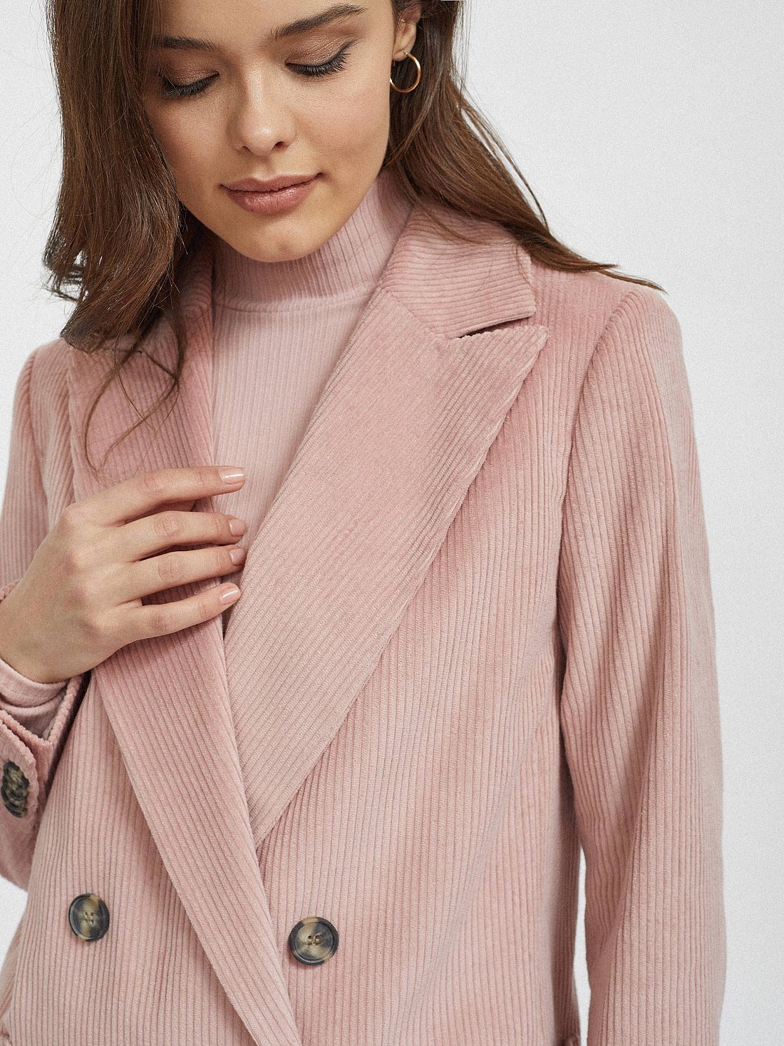 Жакет из вельвета с карманами: фото №1