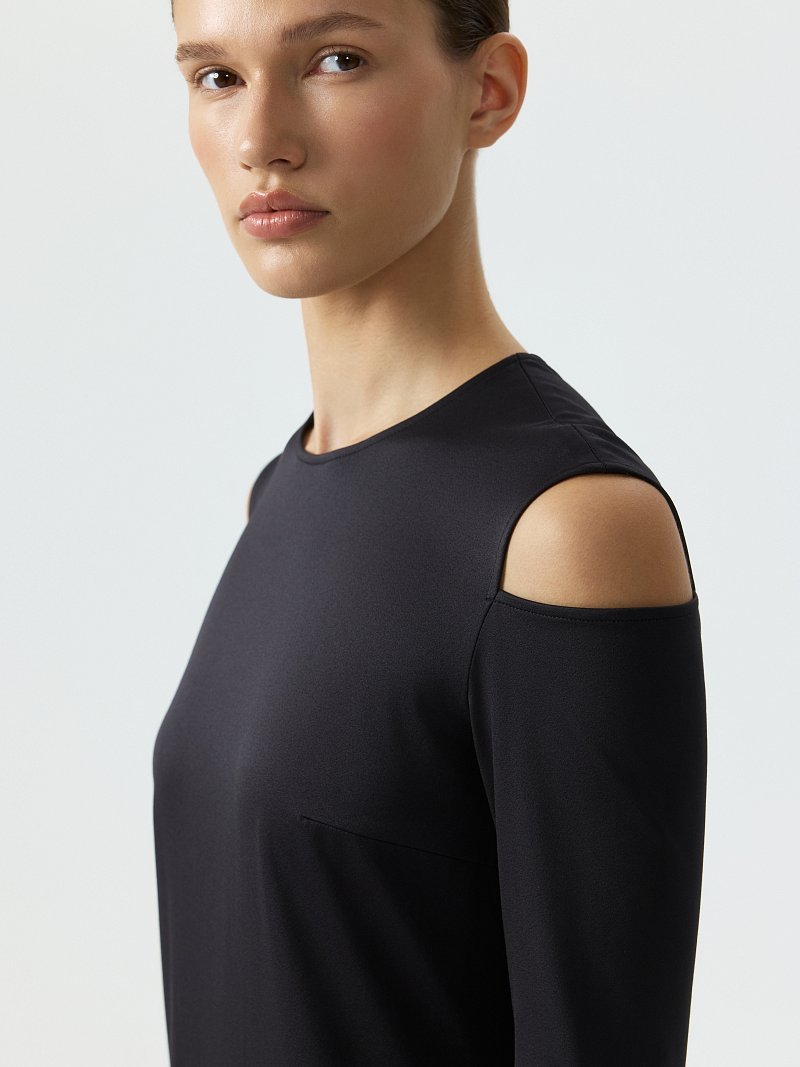 Трикотажное платье с открытыми плечами (Р158)