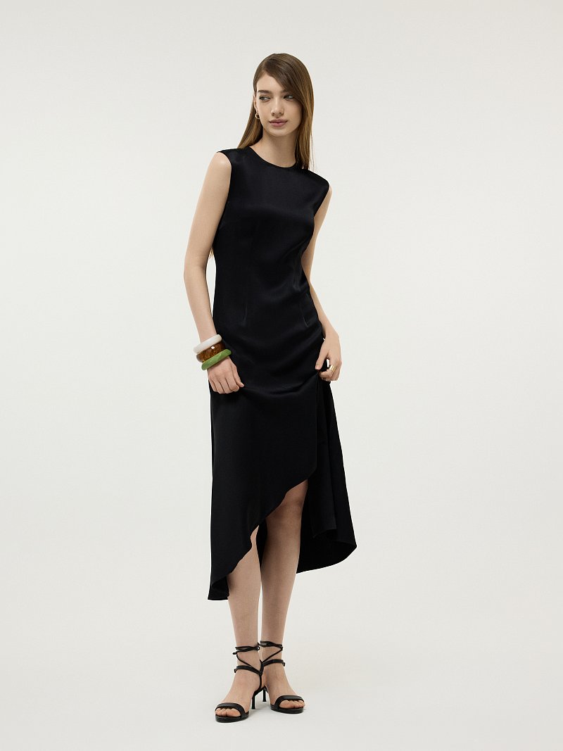 Атласное платье с асимметричной юбкой