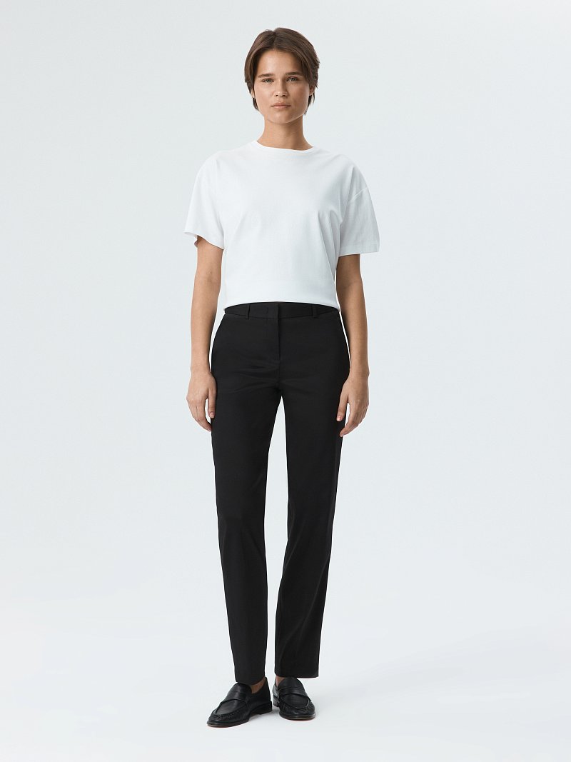 Зауженные брюки со стрелками