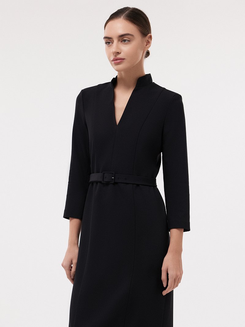 Платье-футляр с ремнем