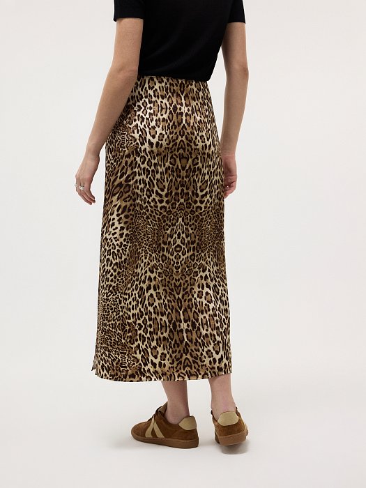 Атласная юбка с разрезом: фото №4