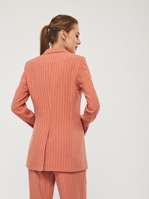 Удлиненный однобортный жакет: фото №2