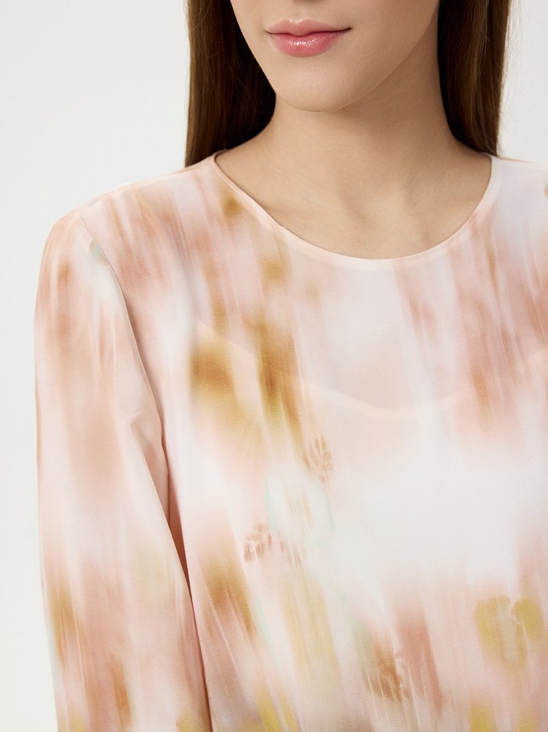 Шифоновая блуза с расклешенными рукавами