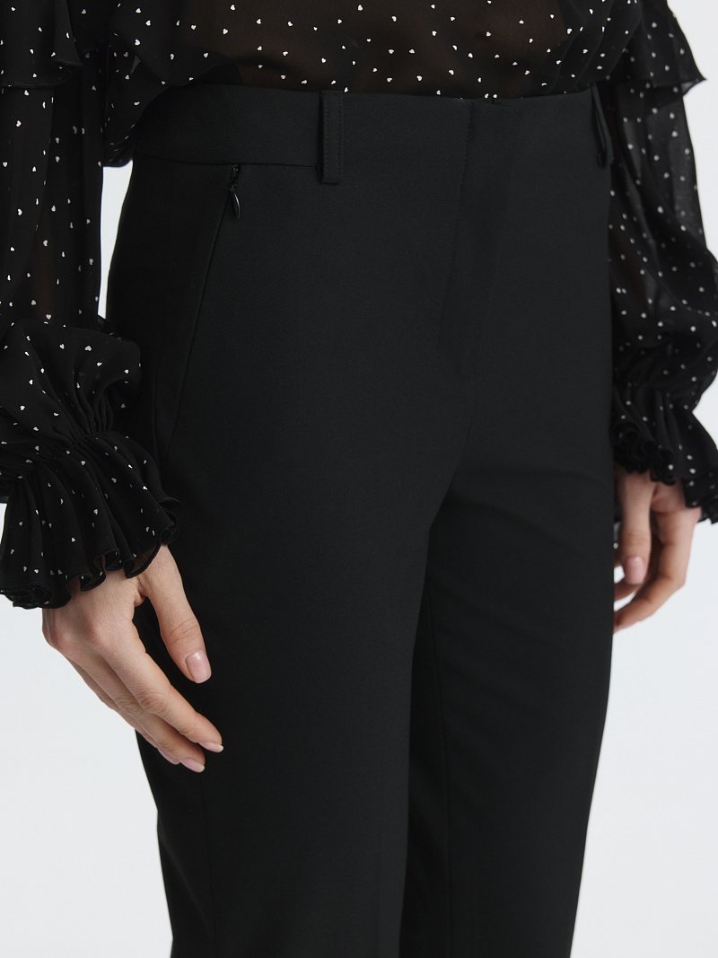 Зауженные костюмные брюки