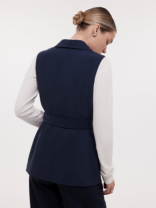 Жилет с поясом: фото №4