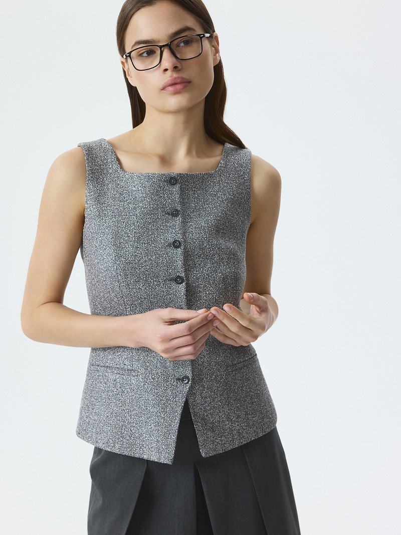 Жилет с квадратным вырезом