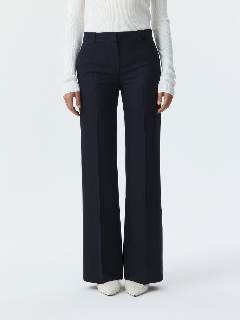 Расклешенные брюки со стрелками