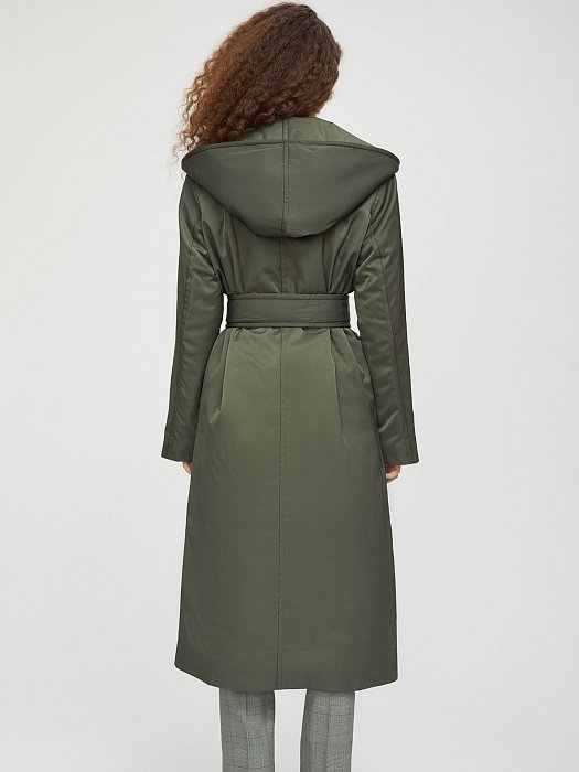 Утепленное пальто с поясом: фото №5