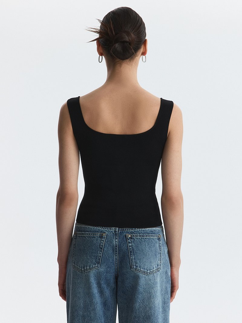 Топ с квадратным вырезом