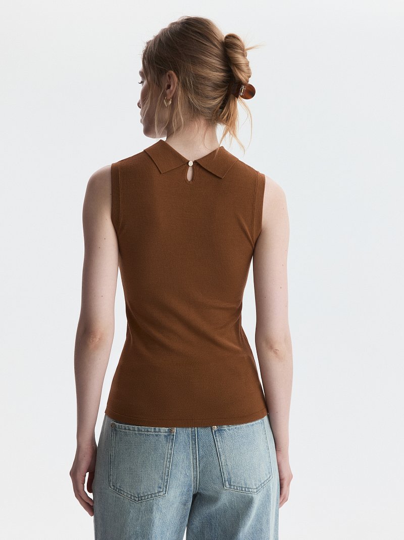 Топ с отложным воротником