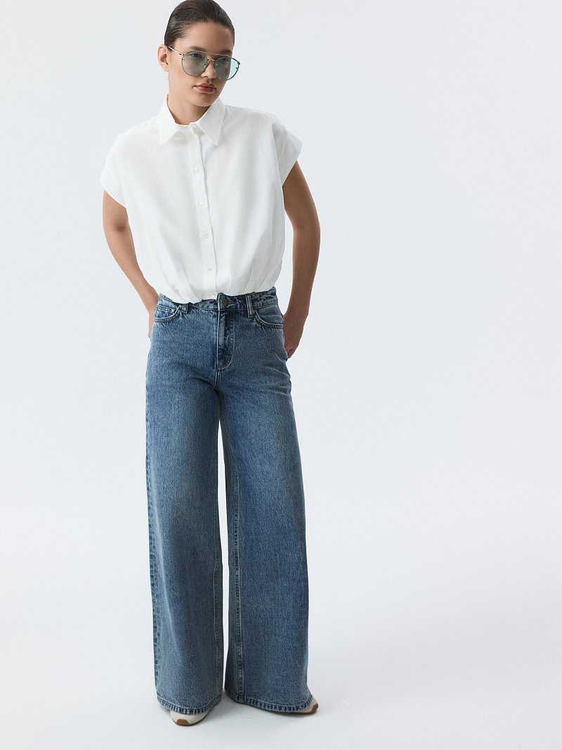 Укороченная блуза без рукавов