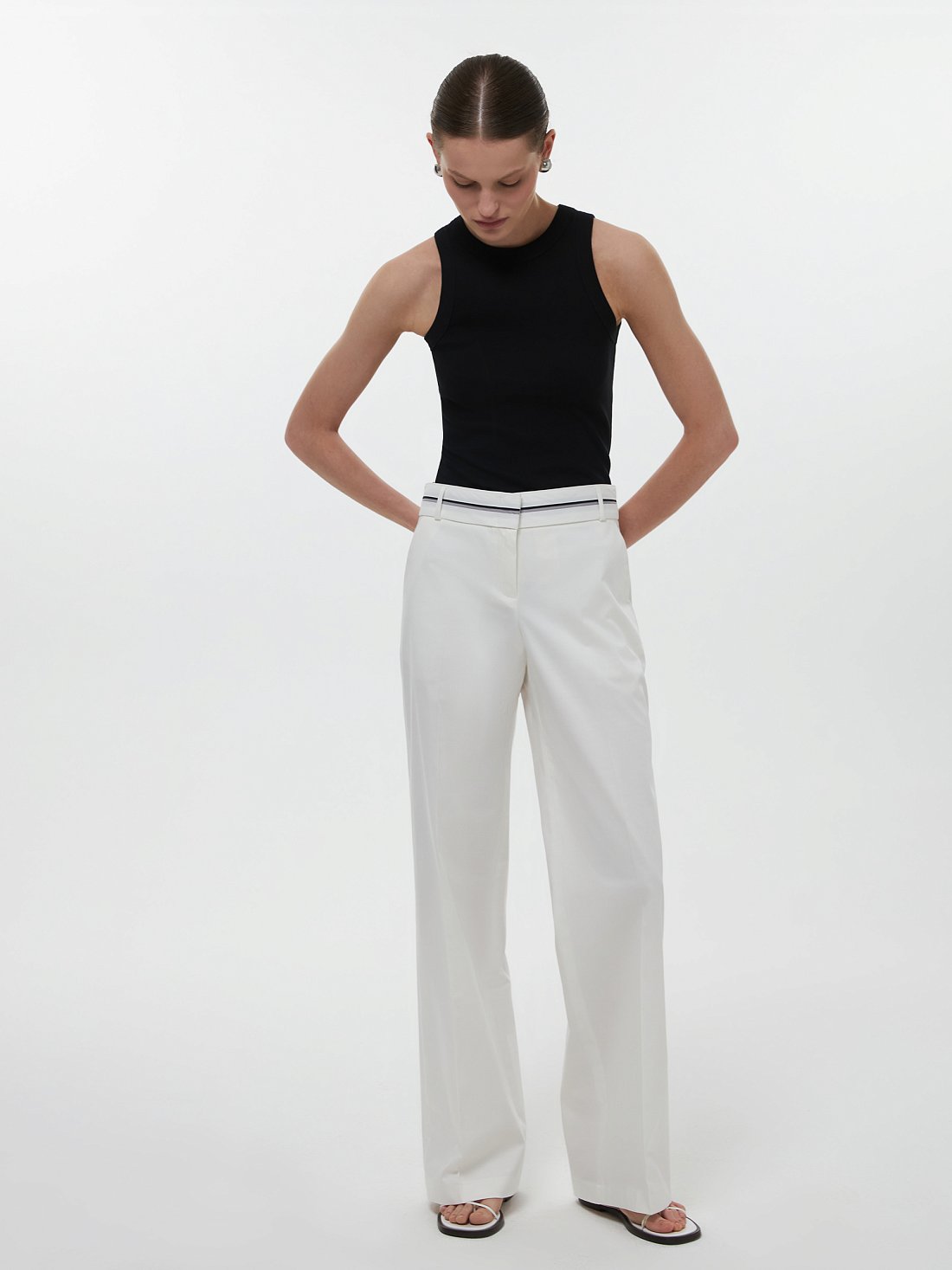 Хлопковые брюки с акцентным поясом: фото №1