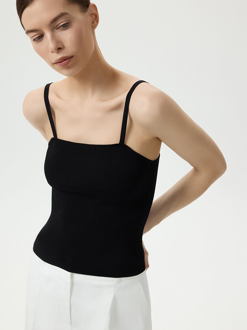 Трикотажный топ на бретелях