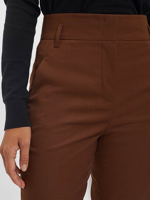 Брюки с широким поясом: фото №3