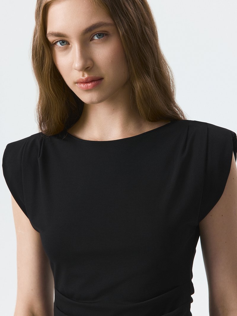 Приталенная блуза из трикотажа