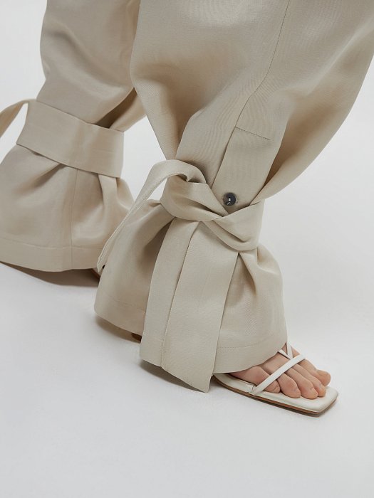 Широкие брюки с хлястиками: фото №3