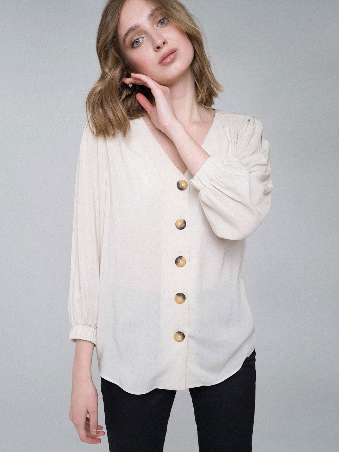 Блуза с объемными рукавами: фото №1