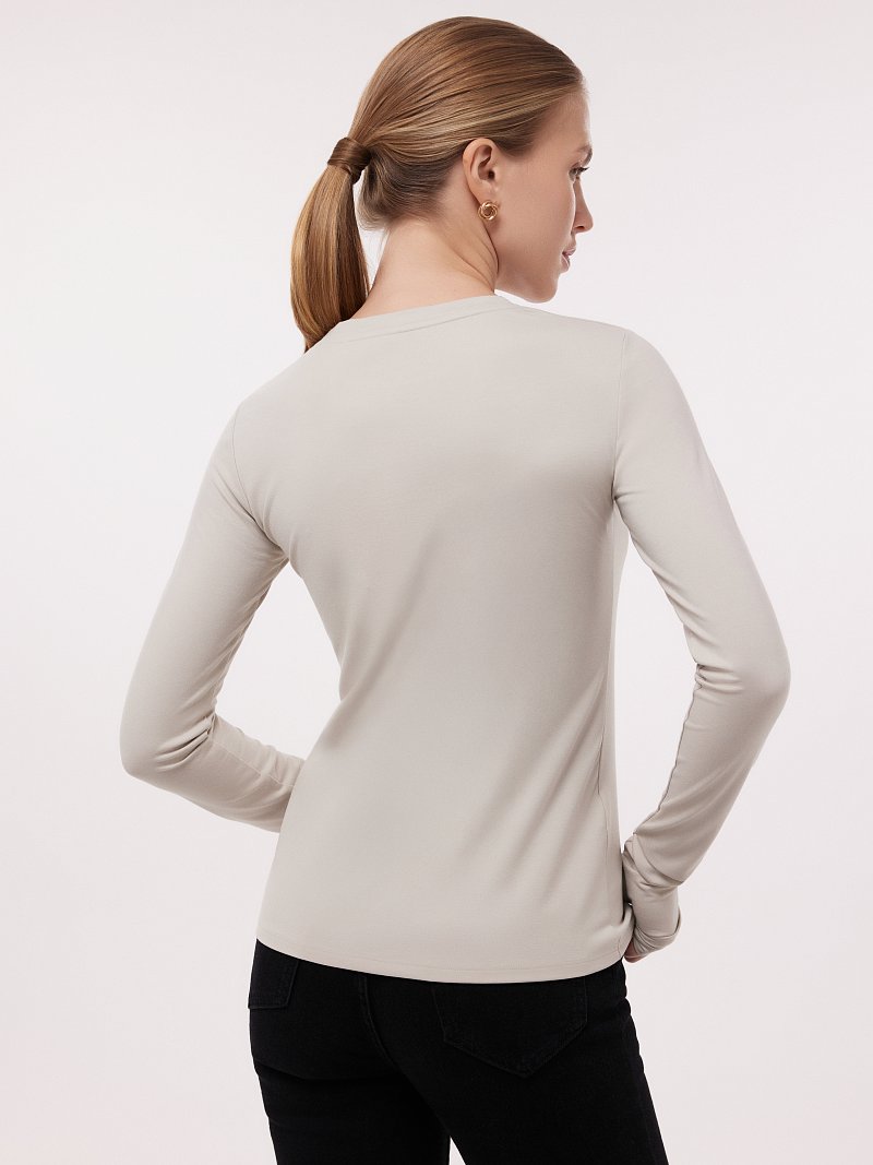 Облегающий лонгслив с вырезом для пальца