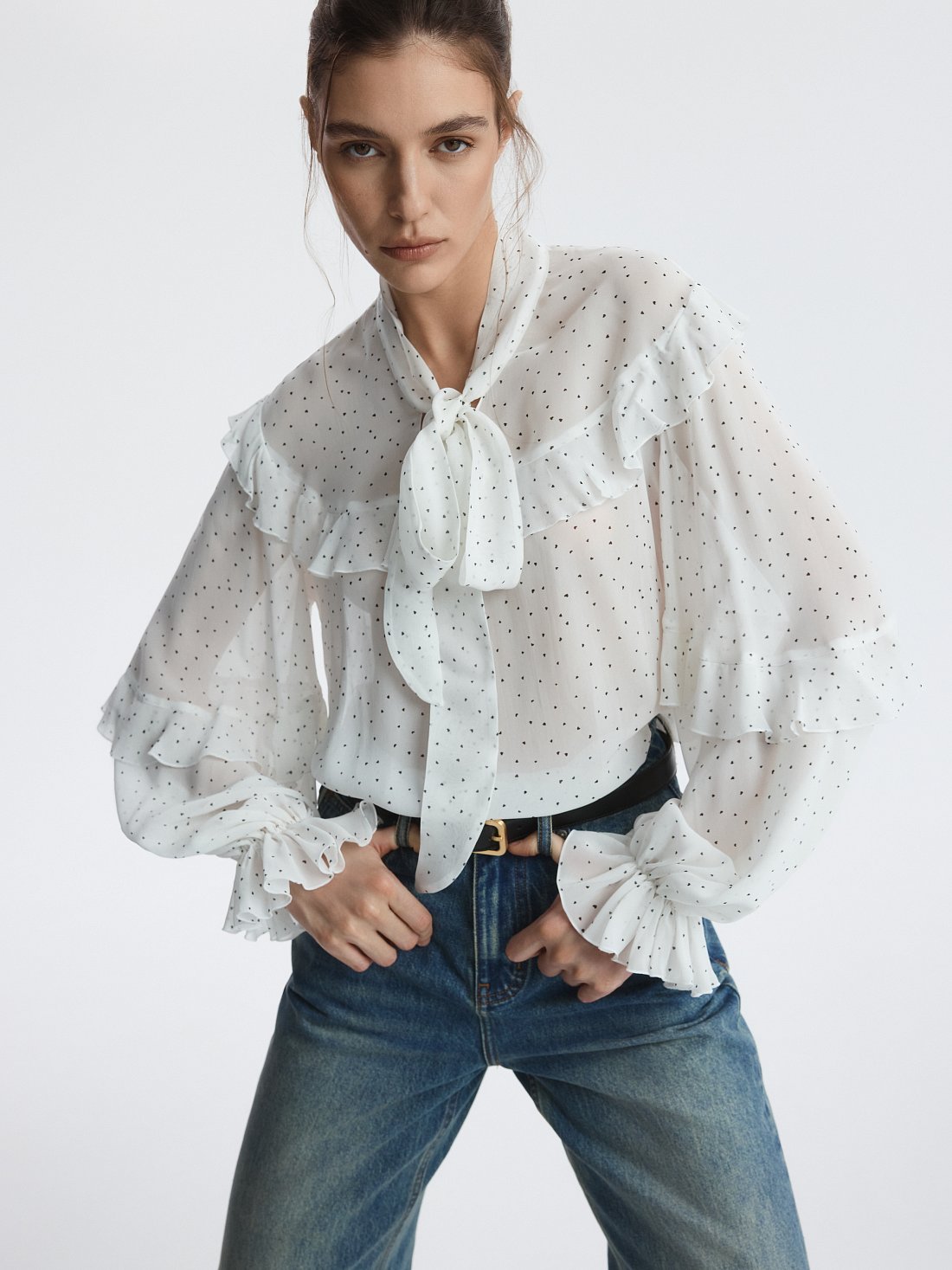 Шифоновая блуза с воланами: фото №1