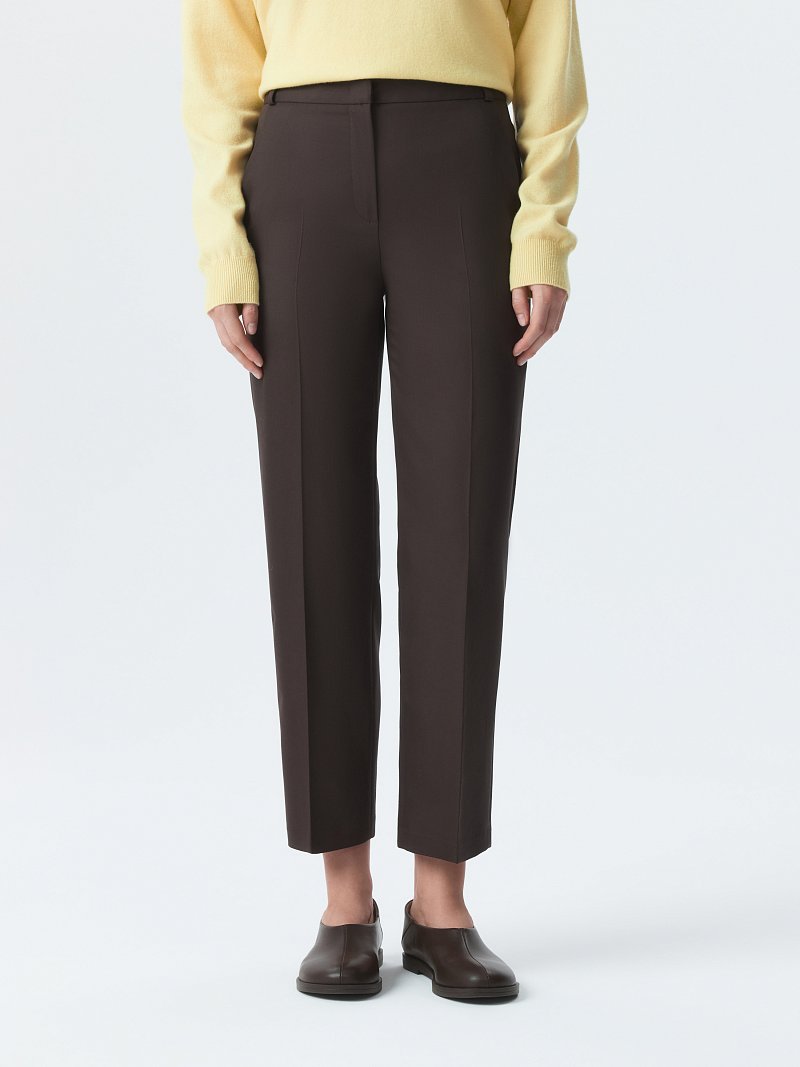 Зауженные брюки со стрелками