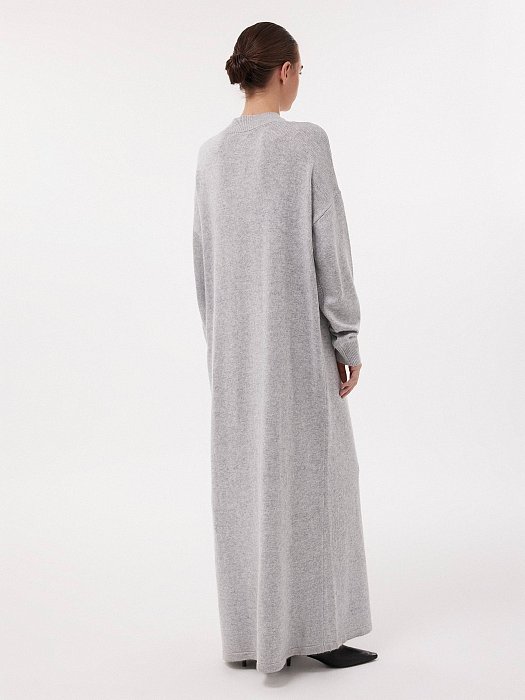 Вязаное платье-макси с разрезом: фото №4