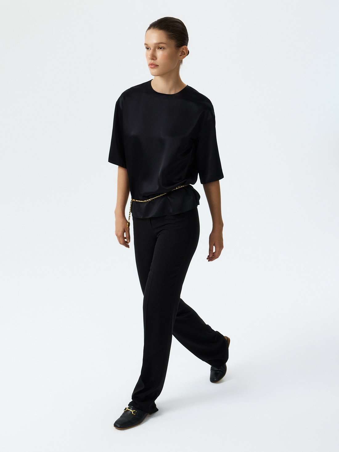 Атласная блуза на молнии: фото №1