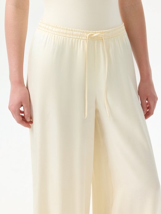 Атласные брюки на кулиске: фото №3