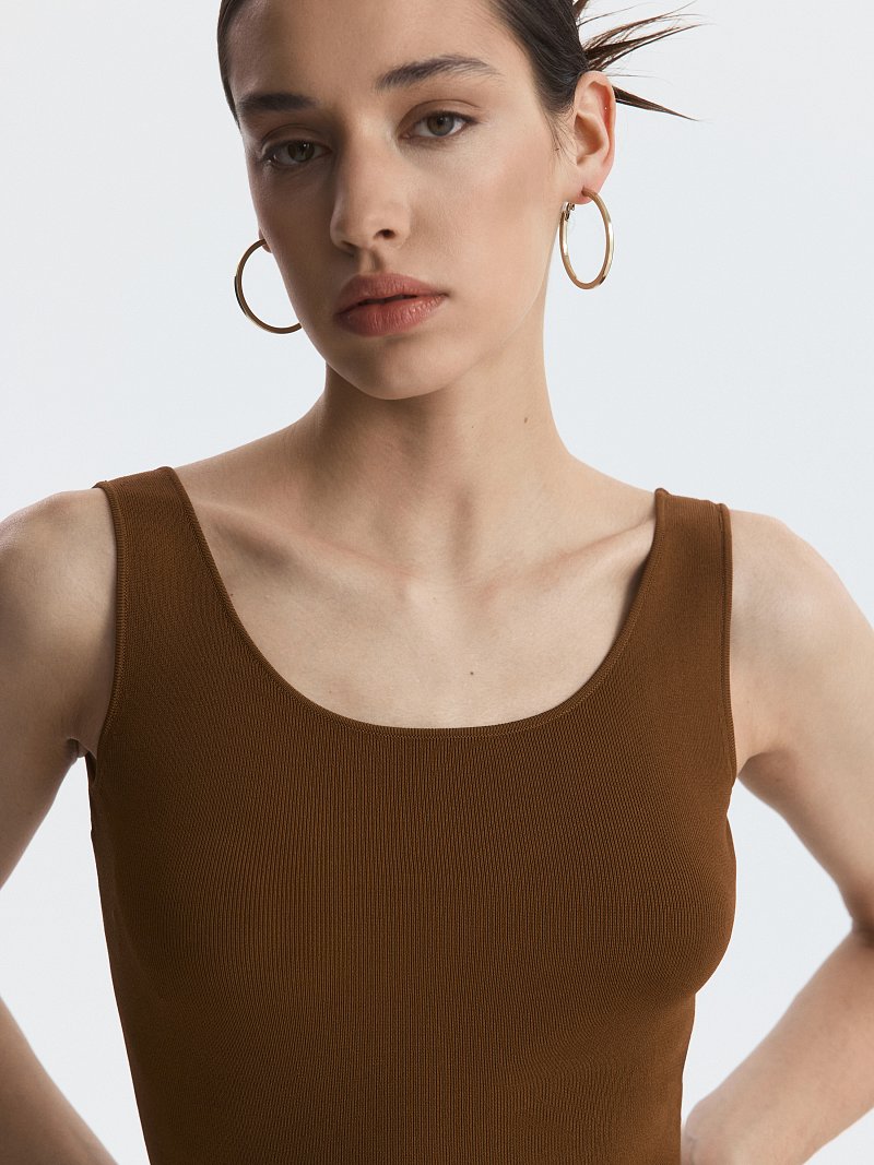 Платье-миди из трикотажа