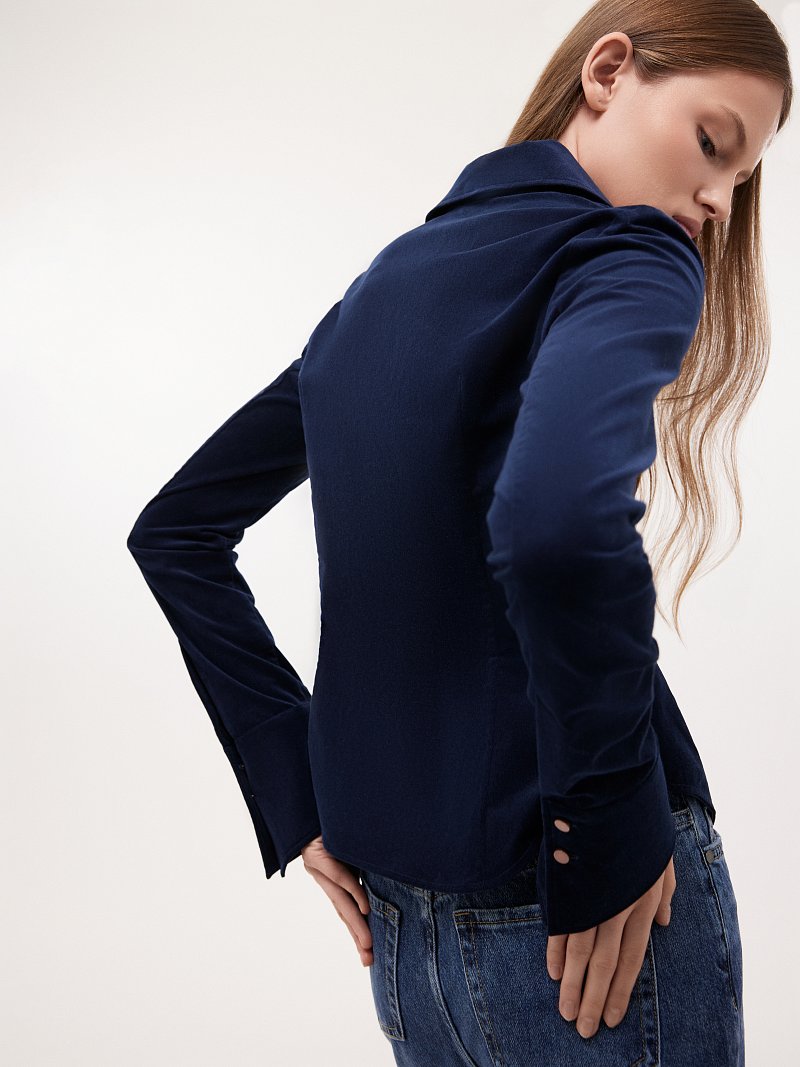 Приталенная рубашка из вельвета