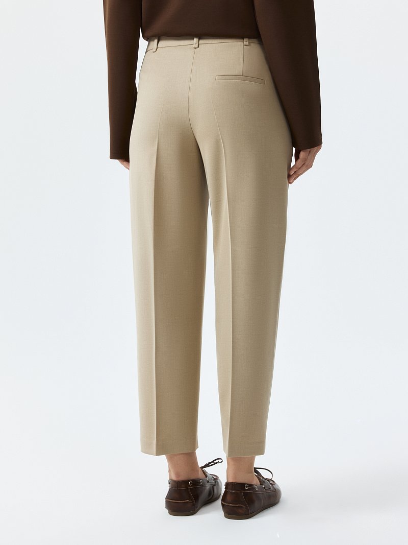 Зауженные брюки из переработанного материала