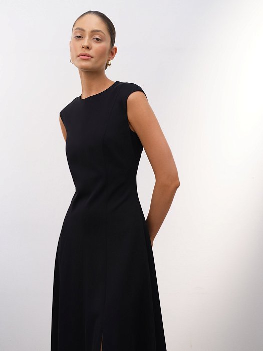 Приталенное платье с разрезом: фото №2