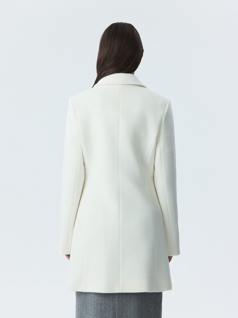 Приталенное полупальто из шерсти