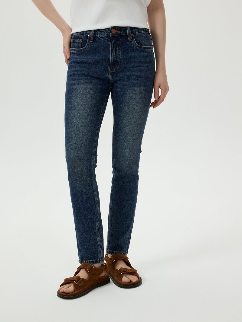 Зауженные джинсы