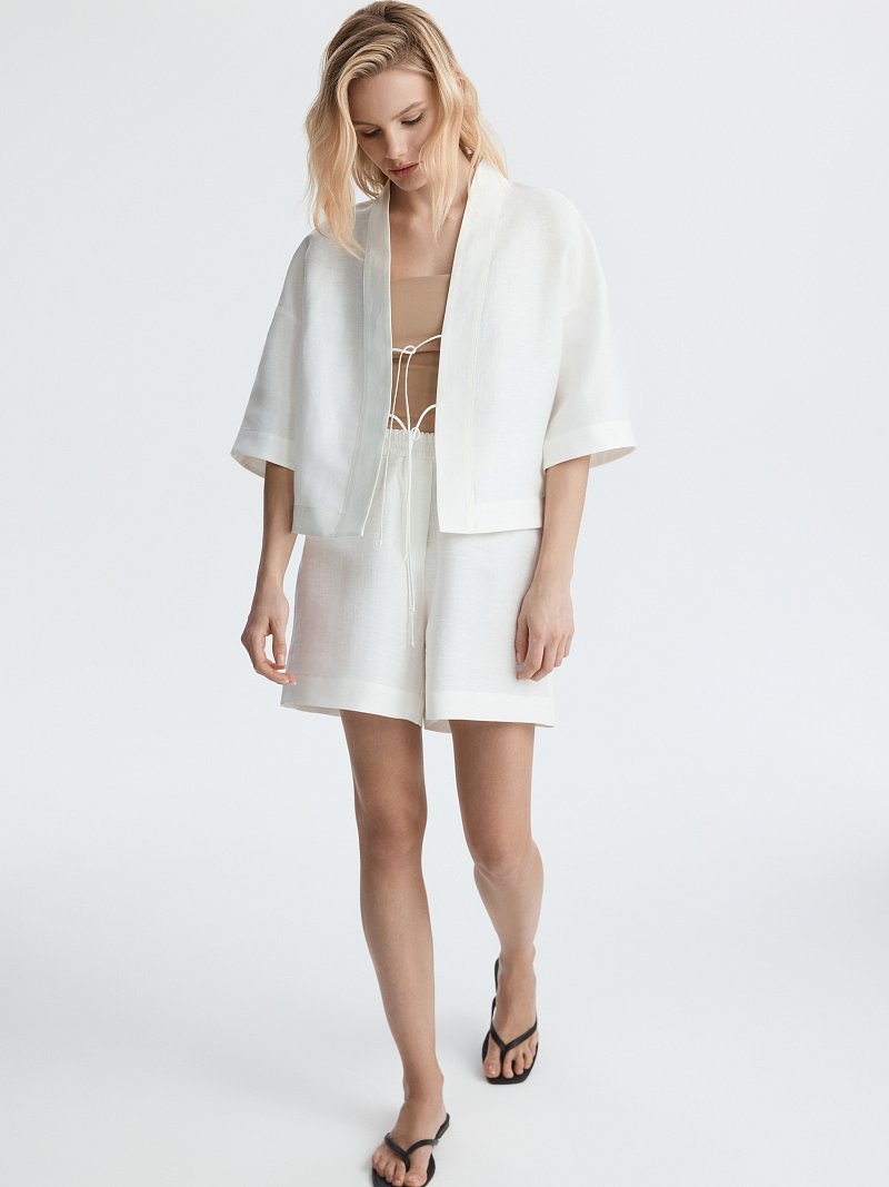 Льняной костюм с шортами