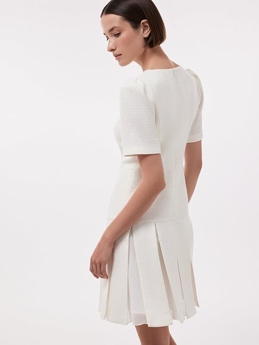 Платье из твида с поясом: фото №5