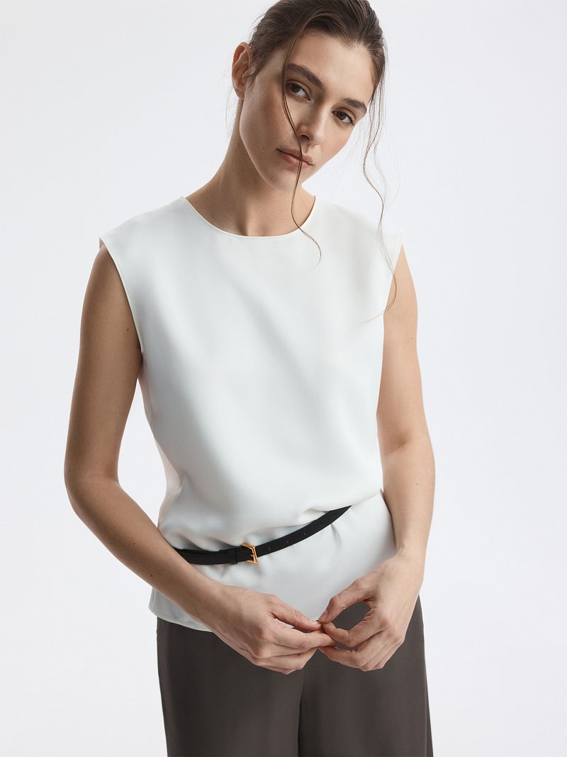 Топ из атласной ткани