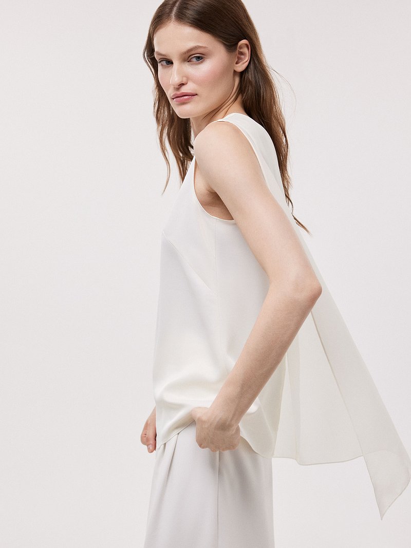 Атласный топ с шифоновым шлейфом