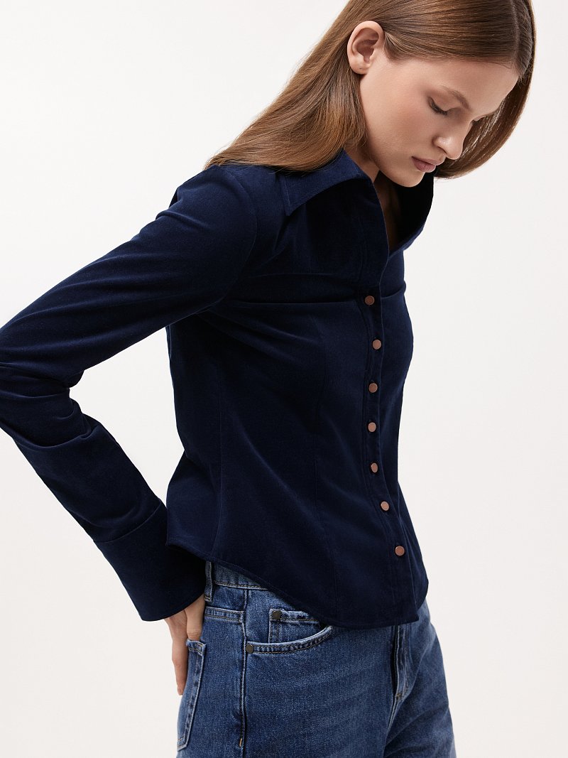 Приталенная рубашка из вельвета